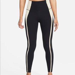 Nike luxe leggings